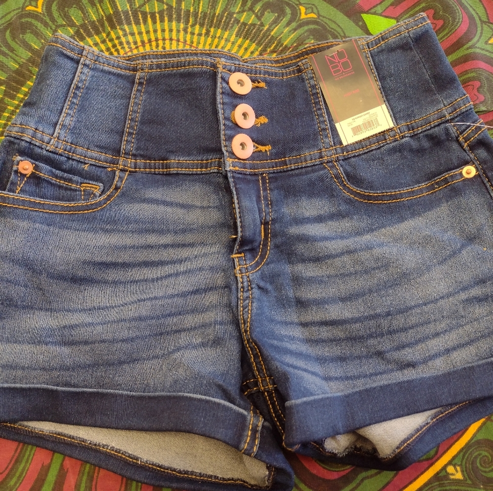 No Boundaries Size 9 jean shorts